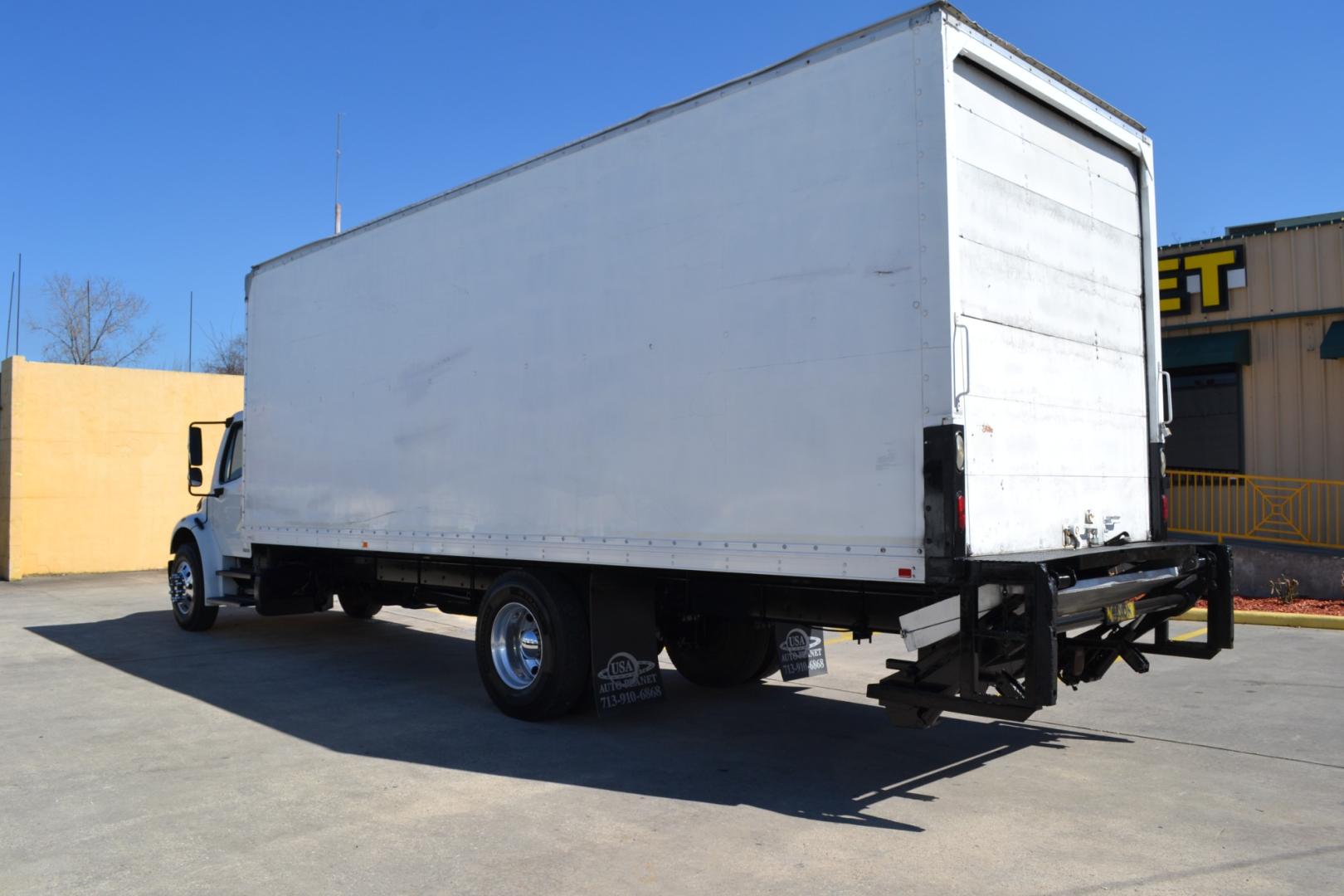 2012 WHITE /GRAY FREIGHTLINER M2-106 with an CUMMINS ISB 6.7L 220HP engine, ALLISON 2100HS AUTOMATIC transmission, located at 9172 North Fwy, Houston, TX, 77037, (713) 910-6868, 29.887470, -95.411903 - Photo#6